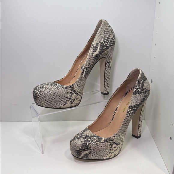 Pour La Victoire Shoes - Pour La Victoire Neutral Snake-Print Platform Pumps